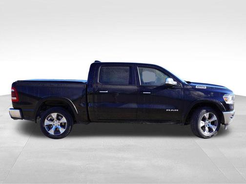 Diamond Black Crystal Pearlcoat 2020 RAM 1500 Laramie