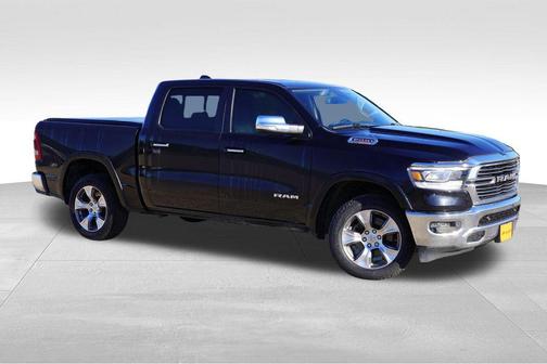 Diamond Black Crystal Pearlcoat 2020 RAM 1500 Laramie