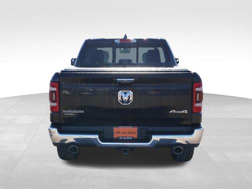 Diamond Black Crystal Pearlcoat 2020 RAM 1500 Laramie