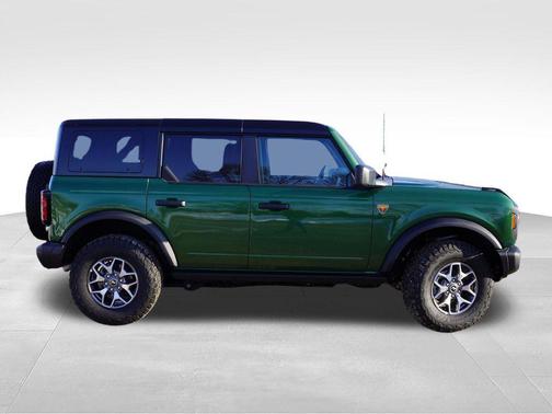 Eruption Green Metallic 2025 Ford Bronco Badlands