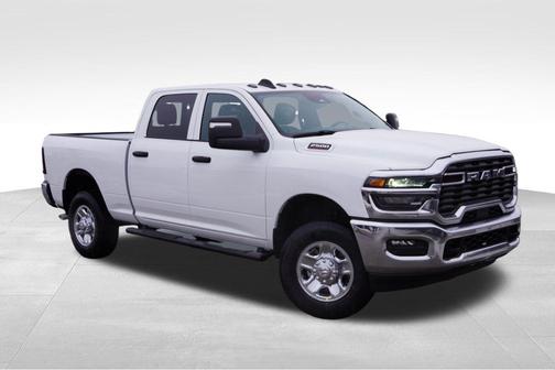 2026 RAM 2500 Tradesman Crew Cab 4x4 6'4' Box