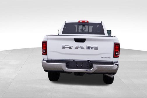 2026 RAM 2500 Tradesman Crew Cab 4x4 6'4' Box