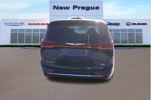 2025 Chrysler Pacifica L