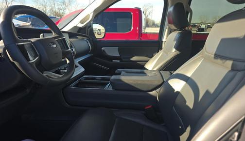 2025 Ford Expedition Max Active 4x4