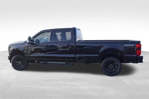 Agate Black Metallic 2026 Ford F-350 XLT