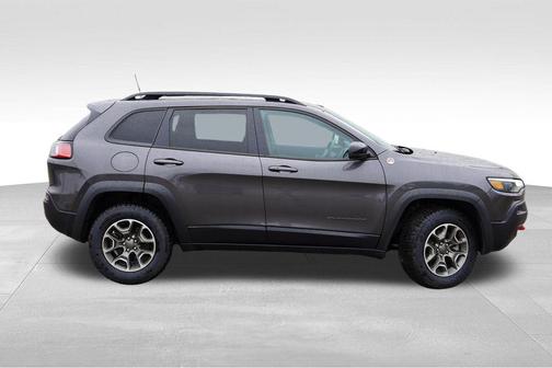 Granite Crystal Metallic Clearcoat 2022 Jeep Cherokee Trailhawk