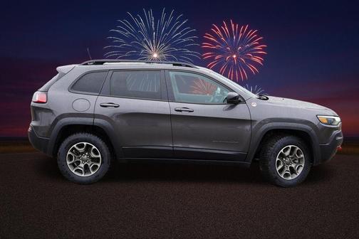 Granite Crystal Metallic Clearcoat 2022 Jeep Cherokee Trailhawk