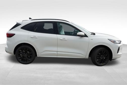 2025 Ford Escape ST-Line Elite