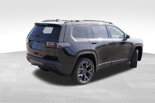 Diamond Black Crystal Pearlcoat 2026 Jeep Cherokee Overland