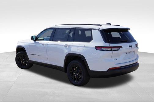 Bright White Clearcoat 2026 Jeep Grand Cherokee L Altitude