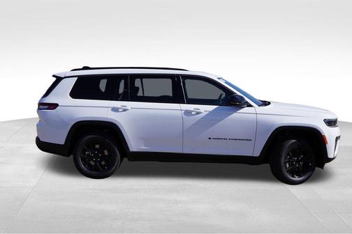 Bright White Clearcoat 2026 Jeep Grand Cherokee L Altitude