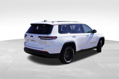 Bright White Clearcoat 2026 Jeep Grand Cherokee L Altitude