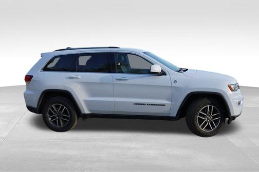 2020 Jeep Grand Cherokee Laredo