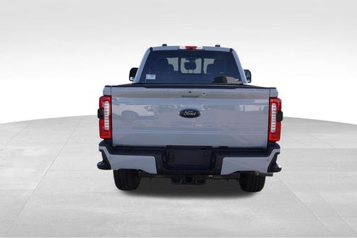 Avalanche 2026 Ford F-350 Lariat