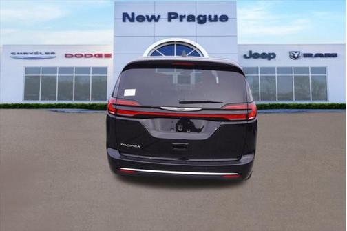 2025 Chrysler Pacifica L