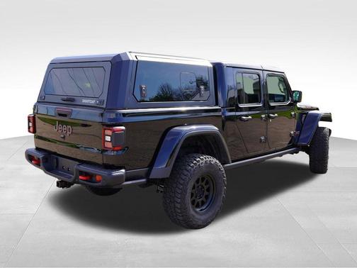 Black Clearcoat 2024 Jeep Gladiator Rubicon