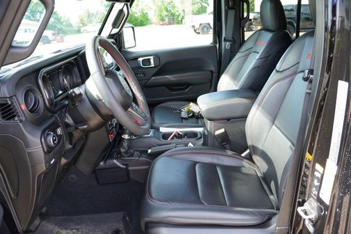 Black Clearcoat 2024 Jeep Gladiator Rubicon