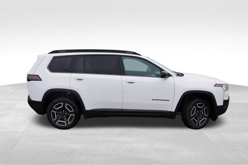 Bright White Clearcoat 2026 Jeep Cherokee Laredo 4x4
