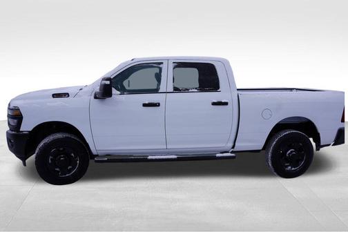 2026 RAM 3500 Tradesman Crew Cab 4x4 6'4' Box