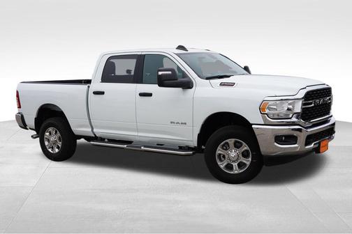 Bright White Clearcoat 2024 RAM 2500 Big Horn Crew Cab 4x4 6'4' Box
