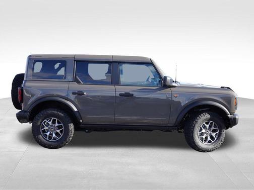 Marsh Gray 2025 Ford Bronco Badlands