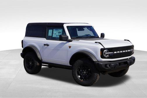 Oxford White 2026 Ford Bronco Badlands