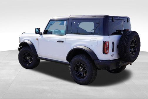Oxford White 2026 Ford Bronco Badlands