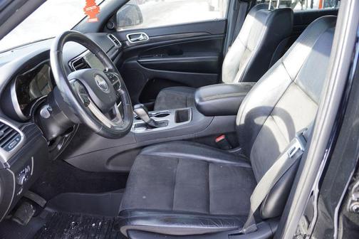 2022 Jeep Grand Cherokee Laredo