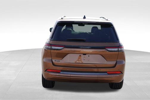 Copper Shino Metallic Clearcoat 2027 Jeep Grand Cherokee Limited