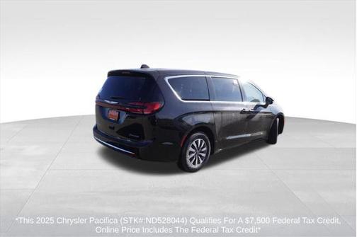 2025 Chrysler Pacifica Hybrid Select