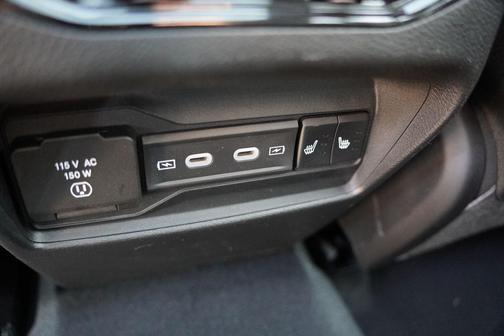 Diamond Black Crystal Pearlcoat 2026 Jeep Grand Cherokee Limited