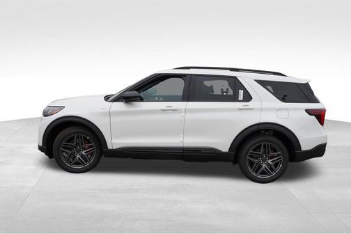 Star White Metallic Tri-Coat 2026 Ford Explorer ST-Line