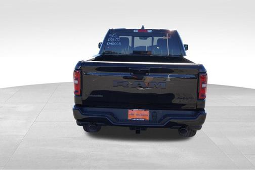 Diamond Black Crystal Pearlcoat 2026 RAM 1500 Laramie