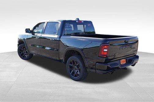 Diamond Black Crystal Pearlcoat 2026 RAM 1500 Laramie