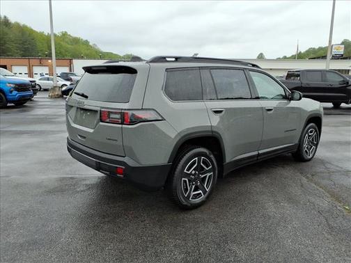 Sting-Gray Clearcoat 2026 Jeep Cherokee Laredo