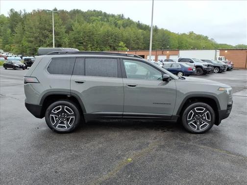 Sting-Gray Clearcoat 2026 Jeep Cherokee Laredo