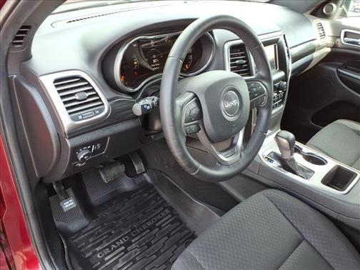 2019 Jeep Grand Cherokee Laredo E