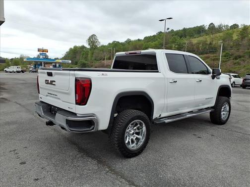 Summit White 2023 GMC Sierra 1500 SLT