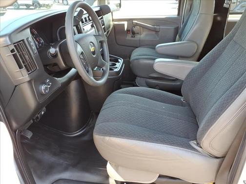 Summit White 2021 Chevrolet Express 2500