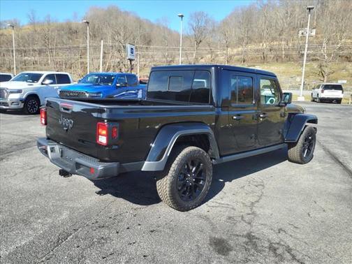 2025 Jeep Gladiator Nighthawk