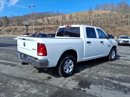 2023 RAM 1500 SLT