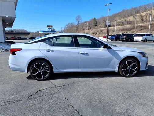 2025 Nissan Altima SR