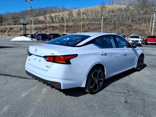 2025 Nissan Altima SR