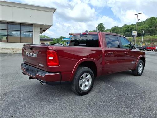 Delmonico Red Pearlcoat 2025 RAM 1500 Big Horn