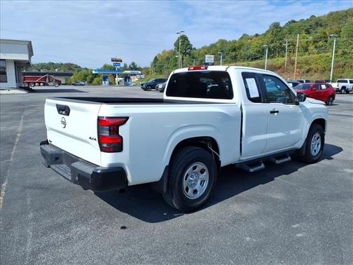 2022 Nissan Frontier S