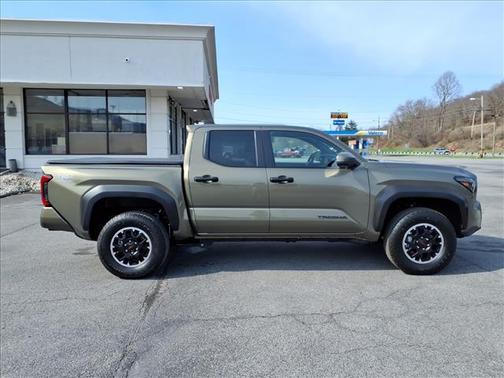 2025 Toyota Tacoma TRD Off Road