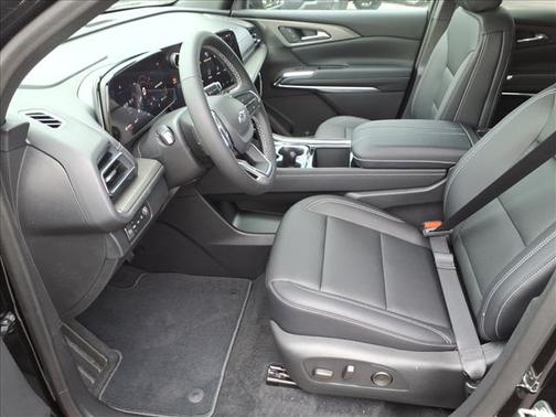Mosaic Black Metallic 2026 Chevrolet Traverse AWD LT