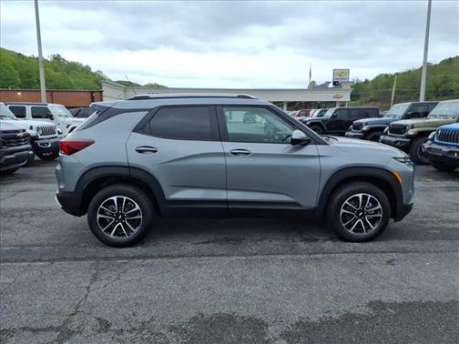 Sterling Gray Metallic 2026 Chevrolet Trailblazer LT