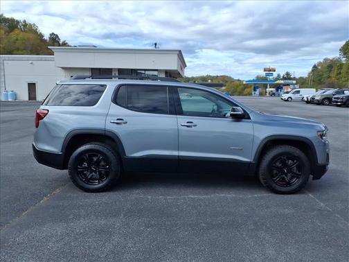 2023 GMC Acadia AT4