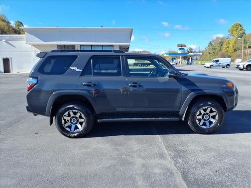 2024 Toyota 4Runner TRD Off Road
